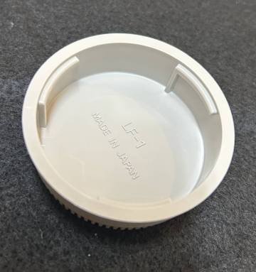 新品未使用 入手困難 Nikon LF-1 レンズ裏ぶた グレー ニッコールレンズ AI Nikkor for 45mmf/2.8P ニコン キャップ カメラ Fマウント