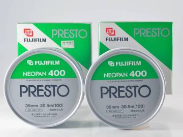 [未開封・ジャンク品] FUJIFILM （フジフィルム）2本セット ネオパン PRESTO 400 白黒フィルム 100フィート 期限切れ（55695）