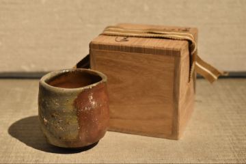 【GE】M726【コレクター所蔵品】金重陶陽 備前酒呑 共箱/日本美術 備前焼 酒器 酒盃 骨董品 時代品 美術品 古美術品