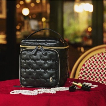 2 265 ロベルタ ディ カメリーノ キルティング ドレッサーポーチ 送料600円