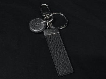 1円■美品■ LOUIS VUITTON ルイヴィトン M00033 タイガ ネオLVクラブ キーホルダー キーリング チャーム アルドワーズ ブラック系 FU5613