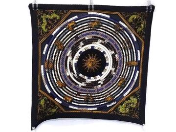 1円 ■極美品■ HERMES エルメス DIES ET HORE【占星術 カレプリセ プリーツカレ シルク100% スカーフ ブラック系×マルチカラー FN7783