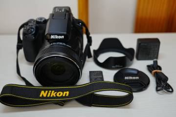 【とてもきれいです】Nikon COOLPIX P1000　元箱なし　カメラバッグ・予備バッテリー付き