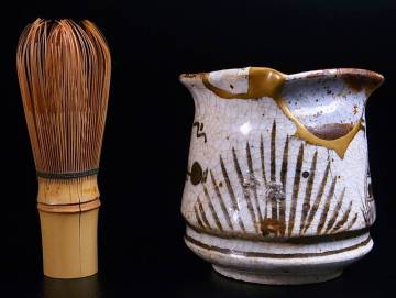 松江茶人の愛蔵品　桃山時代　志野焼　鼠志野による呼び継ぎ　向付　旧蔵箱付　11/11(火)終了 