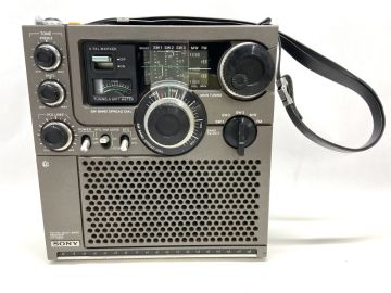 【R846】ヴィンテージ SONY ソニー ICF-5900 スカイセンサー ラジオ AM/FM マルチバンドレシーバー 当時物 音出し確認済み b