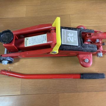 フロアジャッキ 油圧式 2t タイヤ交換