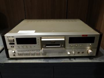 SONY DTC-2000ES【ジャンク・通電確認のみ】ソニー　DATデッキ 
