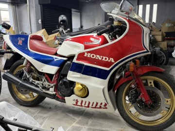 CB1100R 実働　昭和５８年登録実走行4800キロ　売切　東京 旧車 ホンダ