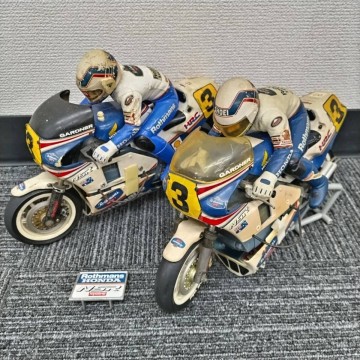 L620-I71-1656(19/44) KYOSHO 京商 ハングオンレーサー HONDA ホンダ NSR500 バイク RC ラジコン 2点セット IH