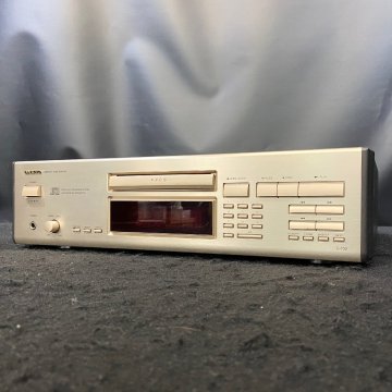 【 J 】7058 ONKYO C-702 CDデッキ オンキョー 200389