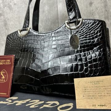 定価80万/未使用級●sanpo JRA認定 リアルクロコダイル ハンドバッグ シャイニングクロコ センター取り ワニ革 鰐革 レディース ブラック
