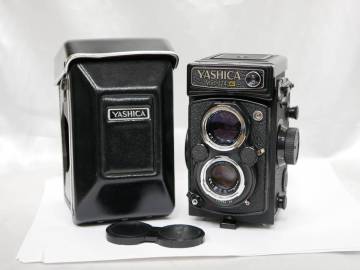 #9797 Yashica Mat-124G 80mmF3.5 yashinon ヤシカ 二眼レフフィルムカメラ 