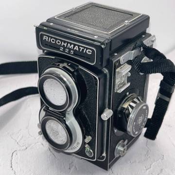 【動作未確認の為・ジャンク品として】RICOHMATIC 225　二眼レフカメラ　リコーマチック