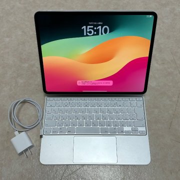 1円～ipad PRO M4 A2925 13インチ Wifiモデル 256GB バッテリー100% マジックキーボード(A2974)付き 電源コード（A2305) 中古美品
