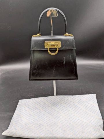 伊集　11月　No.137 Salvatore Ferragamo サルヴァトーレ フェラガモ　バンドバッグ　ガンチーニ　AQ-212193 汚れ錆あり