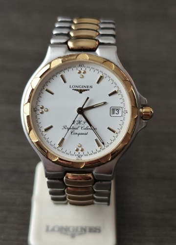 稼働品 ロンジン CONQUEST VHP メンズ腕時計 白色文字盤 三針デイト パーペチュアルカレンダー 
