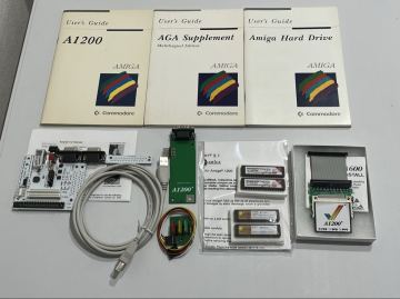 Amiga1200 マニュアル、パーツ他