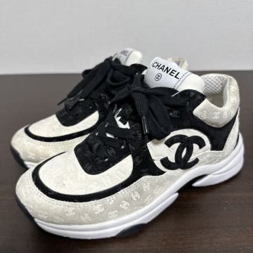 【美品】CHANEL シャネル ココマーク エンボス スニーカー size 36 ホワイト&times;ブラック レディース