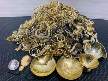 ◆ 総重量約7.1kg アクセサリー イミテーション大量まとめ売り 24KGP 金杯 カメオ ネックレス パール イヤリング ブレスレット ピアスなど