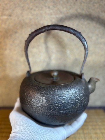 龍文堂　明治時代　雲龍　鉄瓶　