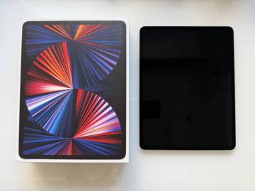 iPad Pro 12.9インチ 第5世代 Wi-Fiモデル A2378 128GB スペースグレイ