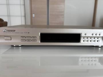 pioneer FM/AMデジタル-シンセサイザーチューナー　F-D3