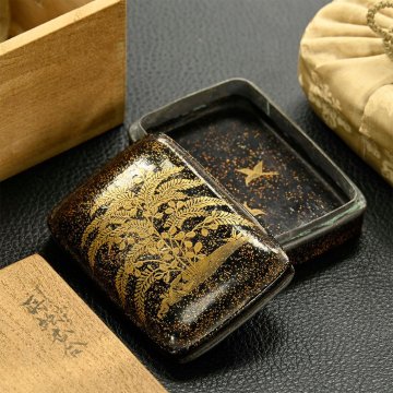 【永】d360【兵庫県の図書館や博物館の館長を歴任された歴史研究家遺族委託品】すこぶる状態の良い室町時代蒔絵錫縁香合茶道具優品希少品