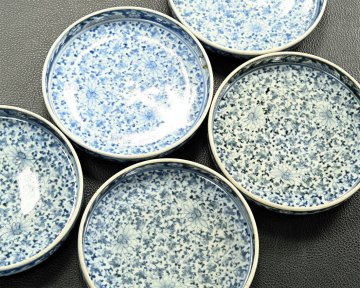 【永】d094【兵庫県の図書館や博物館の館長を歴任された歴史研究家遺族委託品】江戸時代　古伊万里花唐草　皿　5枚　優品