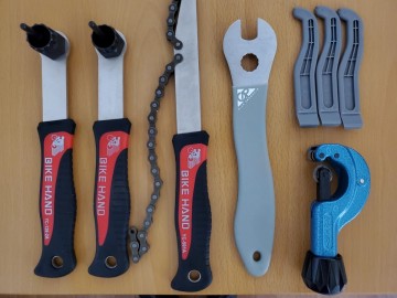 工具セット　ツールセット　[フリーホイールリムバー] [スプロケットリムバー] [ペダルレンチ] [タイヤレバー] [パイプカッター]