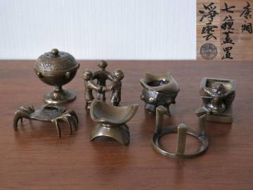 【青枠】金谷浄雲作　唐銅　七種蓋置　銅製　金属工芸　茶道具　共箱　時代物　美術品Q2176
