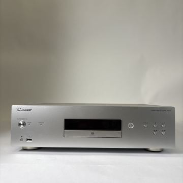 2511Y104 Pioneer PD-10 パイオニア CDプレーヤー SACDプレーヤー 本体のみ ジャンク 通電動作未確認 現状品