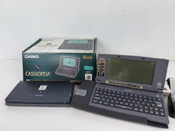 動作品+ジャンク品CASIO Cassiopeia A-51/8mb 箱説・CD・専用クレードル・アダプターなど付属/windows ce_長L045