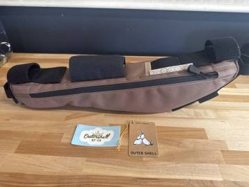 アウターシェル ハーフフレームバッグ Sサイズ ブラウン 試着のみ超美品