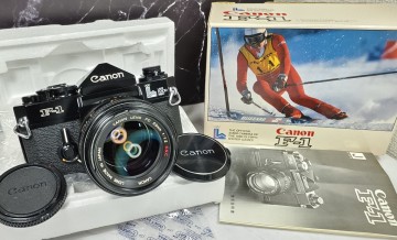 【ボディほぼ未使用デッドストック】Canon F-11980 LAKE PLACID 冬季五輪限定モデル 極美品＋FD 55mm f1.2 S.S.C シンデレラ 各動作光学OK 