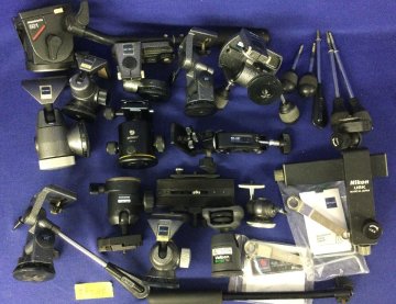 ★５４―１１０★三脚パーツ等　大量まとめ 雲台/ハンドル/UBK ユニバーサルブラケット 等　GITZO BENRO SLIK Velbon Nikon Manfrotto[140]