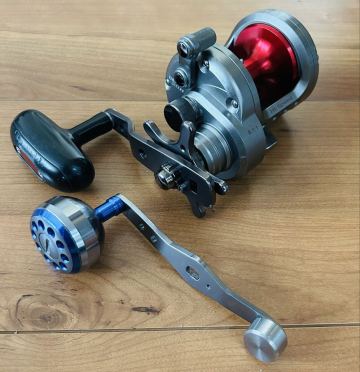 ダイワ キャタリナ20H 社外ハンドル付き 右ハンドル 近海ジギング、ライトゲーム、ブリ、カンパチ等に。右ハンドル DAIWA Catalina 20H