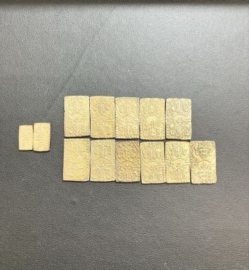 1円スタート 古銭 二朱金 二分金 アンティーク 日本古銭 硬貨 コレクション 35.6g 0114Nd