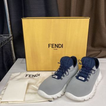 美品　フェンディ FENDIスニーカー　グレー　 シューズ 靴　箱付き　 厚底　26サイズ相当