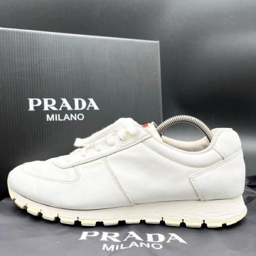 1円 【美品】 PRADA プラダ 【圧倒的存在感】 サイドロゴ エンボス レザー ホワイト メンズ ローカット スニーカー 靴 シューズ 26.5cm相当