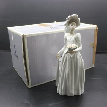 【ト足】LLADRO リヤドロ フィギュリン 花嫁 女性 インテリア 置物 CE869CAA56