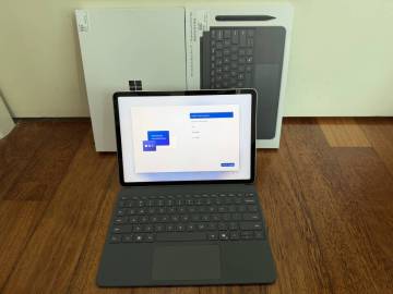 【新同】Microsoft Surface Pro 12 16GB/512GB Platinum +キーボード+Pen【要落札後 48時間以内入金】