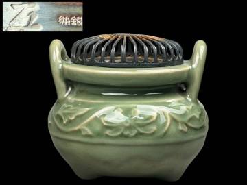 【偲】青磁三足純銀火屋香炉 香爐 銀火舎重72g 中国古陶磁 仏具茶道具透かし彫り純銀刻印 銀細工 骨董 p-58