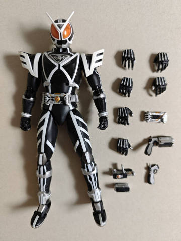 【S.H.Figuarts】仮面ライダーデルタ 仮面ライダー555(ファイズ)【フィギュアーツ】