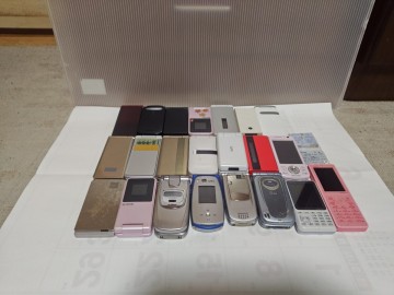 各社ガラケー いろいろ 22台 ジャンク扱い