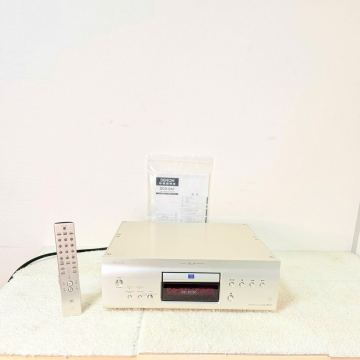 DENON DCD-SA1 CDプレーヤー デノン SACD CD ・取説・リモコン・純正電源ケーブル付。美品。