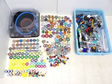 【ジャンク品】HO-982◆ベイブレード大量まとめ 約10kg X/バースト ベイ本体/パーツ/ツール/スタジアム 中古品【同梱不可】