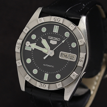 1円 稼働 良品 セイコー 5 7009-3200 471690 AT/自動巻 ブラック文字盤 メンズ 腕時計 0506000 1ERT KMT