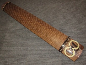 柾琴 高級 演奏会用 琴 柾目 くり甲 13弦 綾杉彫り 蒔絵 十三弦 箏 和楽器 Aa09-8465[GGG] 