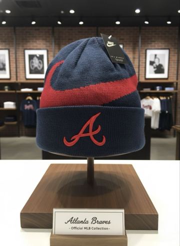 【新品タグ付き】アトランタブレーブスNIKEフリース裏地ビーニーニット帽ネイビー