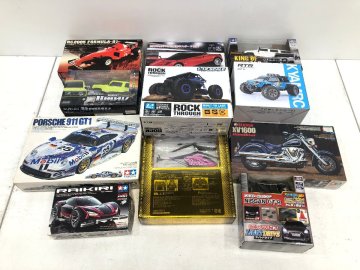 △【1】ジャンク品 ラジコン プラモデル まとめ スズキ ジムニー/ヤマハ XV1600/RC2005/パガーニ ウアイラ 等 同梱不可 1円スタート